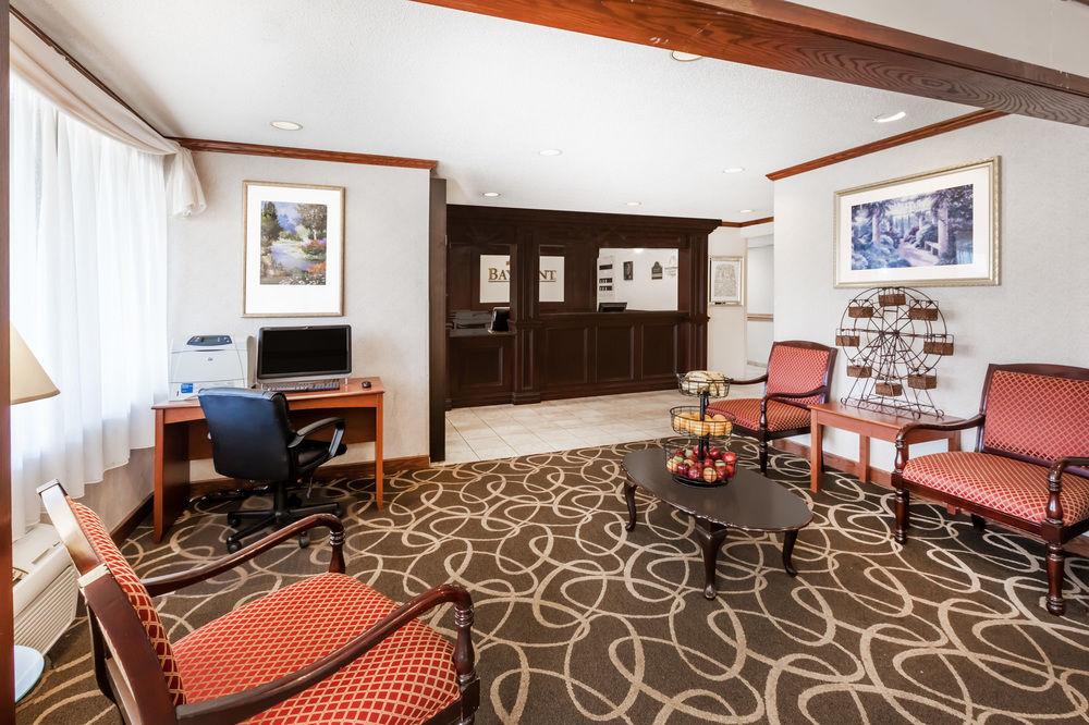 Baymont By Wyndham Grand Rapids Airport Hotel Cascade Ngoại thất bức ảnh