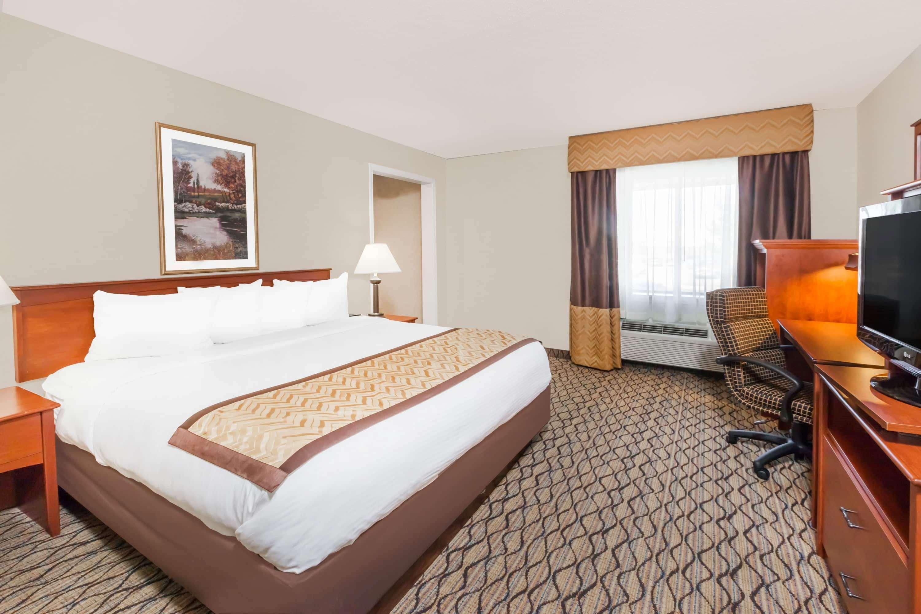Baymont By Wyndham Grand Rapids Airport Hotel Cascade Ngoại thất bức ảnh