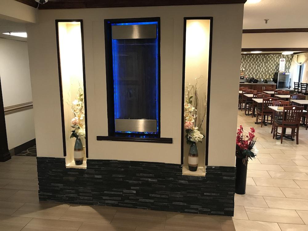 Baymont By Wyndham Grand Rapids Airport Hotel Cascade Ngoại thất bức ảnh