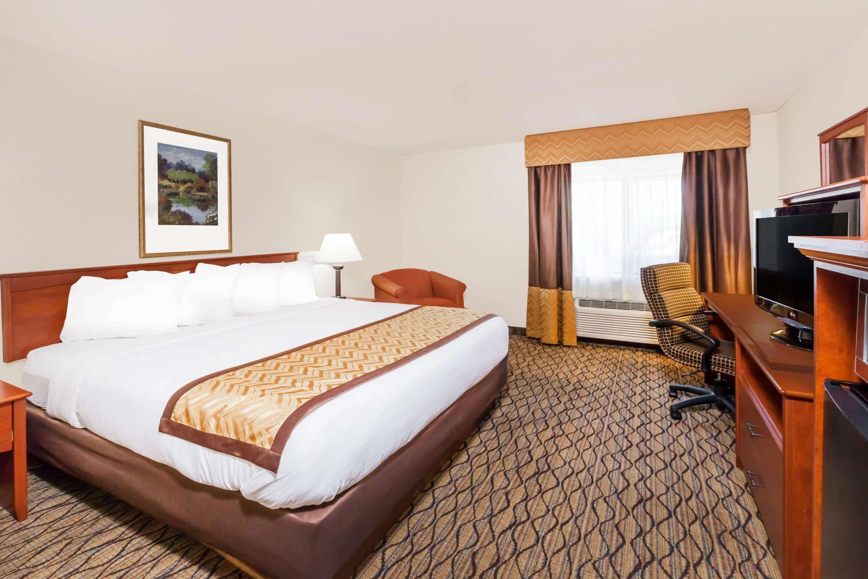 Baymont By Wyndham Grand Rapids Airport Hotel Cascade Ngoại thất bức ảnh